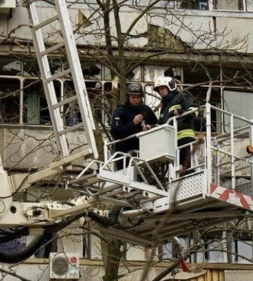 Дніпро у вогні: важко поранені та діти серед постраждалих після удару дронів