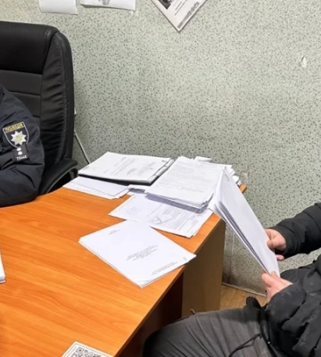 У Первомайську чоловік надіслав дружині посилку з вибухівкою: жінка загинула, двоє дітей поранені
