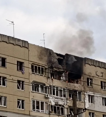 У Львові ворожий дрон влучив у житловий будинок