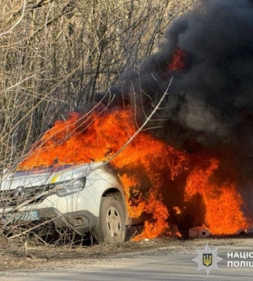 Ворог атакував авто поліцейських на Сумщині. ФОТО