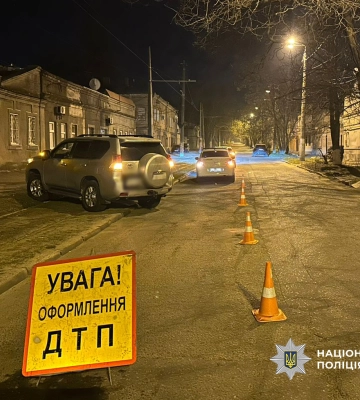 У Пересипському районі Одеси необачна жінка вийшла на дорогу та потрапила під автомобіль