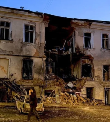 Под ударом — три района. Российские войска массированно атаковали Одессу, повреждены более 10 домов и общежитие — фото