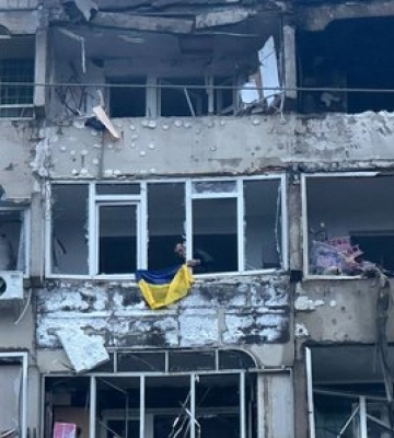 На Сихові ворожі безпілотники двічі атакували багатоповерхівку