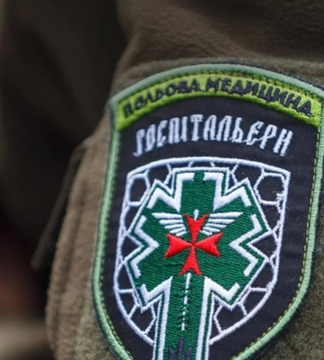 "Госпитальеры" на собственном автомобиле спасали раненых во Львове, не дожидаясь прибытия медиков (Видео)