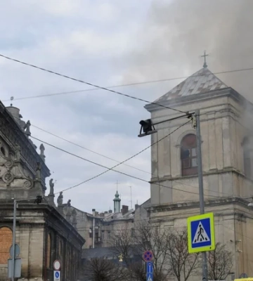 В ЮНЕСКО отреагировали на удар по Бернардинскому монастырю во Львове, который входит в объект Всемирного наследия