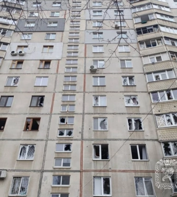 Харків під атакою БпЛА: влучання біля багатоповерхівки, є потерпілі (Відео)