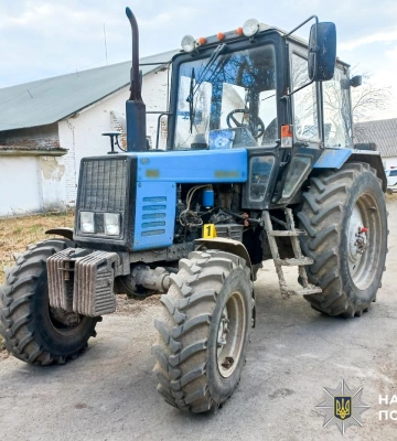 Трагічна автопригода на Рівненщині: трактор на смерть притиснув чоловіка