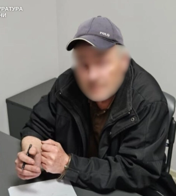 Кинувся з ножем на неповнолітнього сусіда - на Житомирщині затримано чоловіка