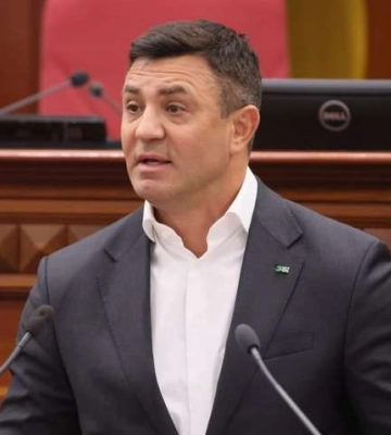 Николай Тищенко удивил новым образом в Раде: как выглядит нардеп (ФОТО)