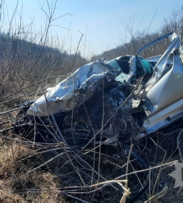 Від удару зім’яло легковик: на Волині влупилися Volkswagen з вантажівкою 