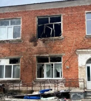 Рашисти вдарили по лікарні на Харківщині: троє постраждалих. ФОТОрепортаж