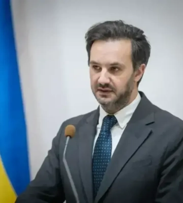 Росіяни поцілили у центр Львова, є поранені