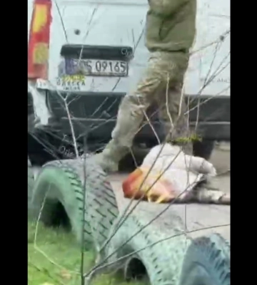 В Одессе женщина попала под колеса автомобиля ТЦК: ее госпитализировали