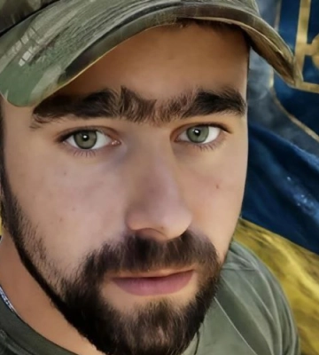 Загинув майже рік тому: до рідного дому на Волинь «на щиті» повертається Герой Віктор Петрухін