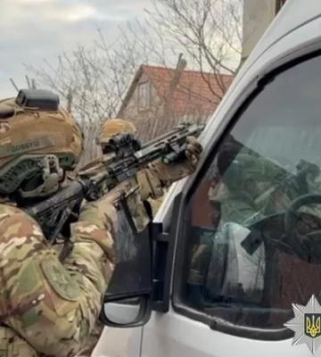 Чоловік, який відкрив вогонь поліцейських в Одесі, був вбитий при затриманні — він намагався відстрілюватися, фото