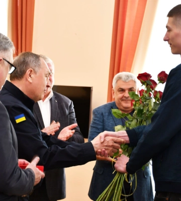 Легкоатлету з Кропивницького вручили відзнаку міської ради