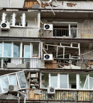 У Дніпрі влучання в багатоповерхівку