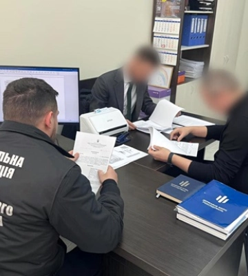 На Закарпатті суддю підозрюють у незаконному отриманні понад 640 тисяч гривень доплат (ФОТО)