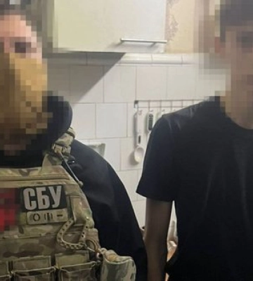 СБУ викрила неповнолітнього, який коригував обстріли Дніпра на замовлення свого батька–агента РФ. ФОТОрепортаж