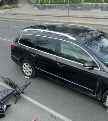 Смертельна ДТП у Львові: після зіткнення з «Фольксвагеном» загинув велосипедист, - ФОТО