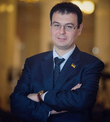 Партія Гетманцева, Кіма, Терехова та Вілкула обійшла "Слугу Народу" за результатами опитування СОЦИС