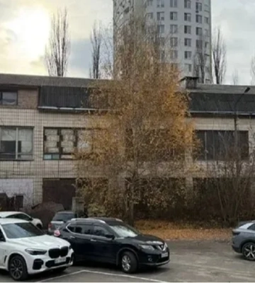 Цену снизили вдвое. Фонд госимущества снова выставил на продажу научный центр рыбоводства в Киеве