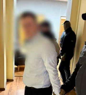 На Київщині затримали двох прокурорів за вимагання $50 тисяч у підприємця