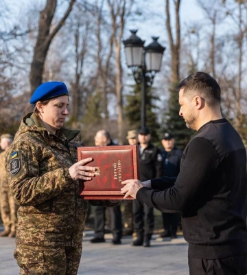 Звання Героя України вперше присвоїли жінці-військовослужбовиці НГУ — Олександрі Давиденко