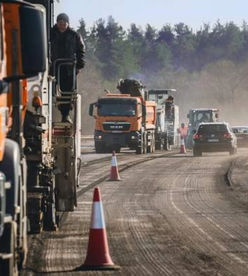 Ямы и ямки на дороге Золотоноша – Умань постепенно исчезают