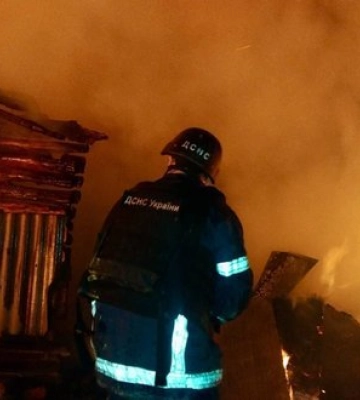 У Чернігові російські дрони пошкодили харчове підприємство і залізничну інфраструктуру