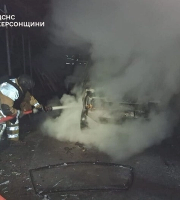 На Херсонщині російський дрон атакував цивільне авто