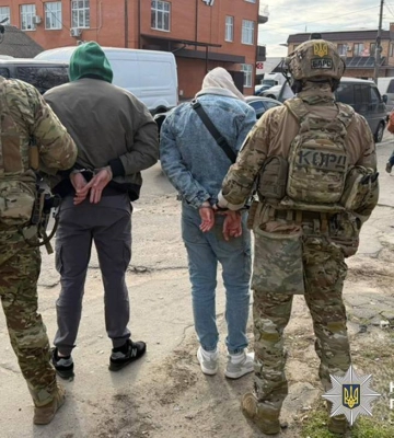 2400 доларів за зняття з розшуку – у Миколаєві на хабарі погоріли працівники ТЦК