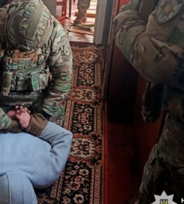 Поліція затримала двох військових, які зі зброєю втекли з частини та вбили 2 людей на Харківщині. ФОТОрепортаж