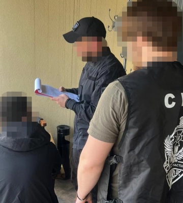 Львівського прикордонника затримали на хабарі 30 тис. доларів