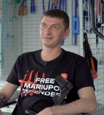 "Сердце Азовстали" помогает защитнику Мариуполя восстановить здоровье после более чем трех лет в плену