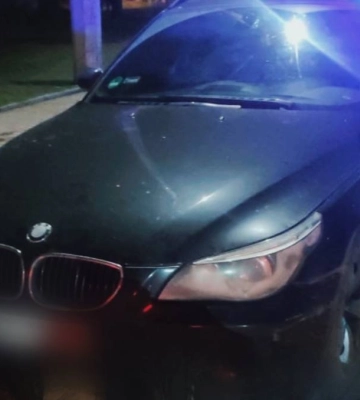Біля Луцька керманич BMW їздив без прав і дав патрульним 17 тис. грн хабаря. Його судили