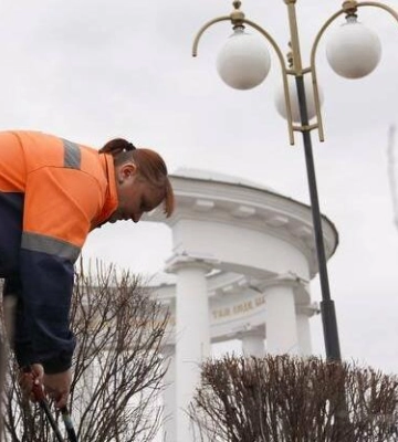 Біля Білої альтанки у Полтаві впорядковують зелену зону