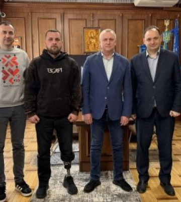 “Ставка на ветеранів і бізнес”: мери двох міст домовляються про зміни, які відчують тисячі людей