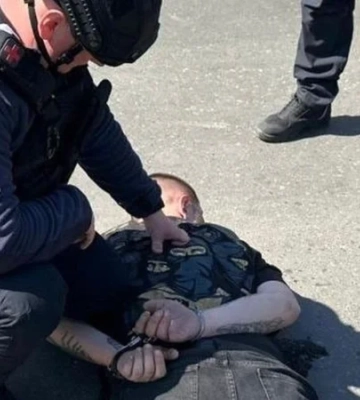 В Одессе задержали вооруженного мужчину после стрельбы посреди улицы — полиция