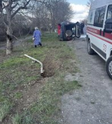 Смертельна ДТП на трасі: поблизу Михайло-Лариного перекинувся Opel, водій загинув