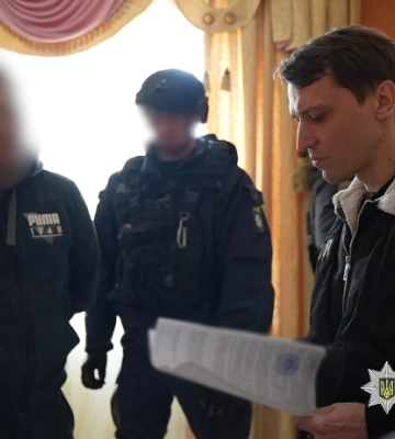 На Одещині група шахраїв ошукала військових на продажі елітних іномарок