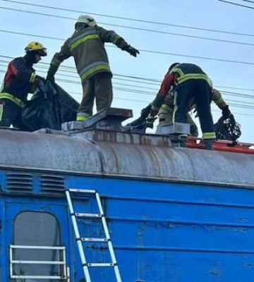У Києві підлітки залізли на потяг: один загинув, а інші двоє отримали опіки від удару струмом
