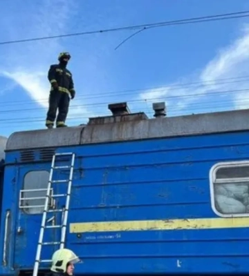 Смертельное селфи: в Киеве развлечение подростков на вагонах закончилось трагедией