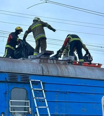 На железной дороге в Киеве погиб подросток