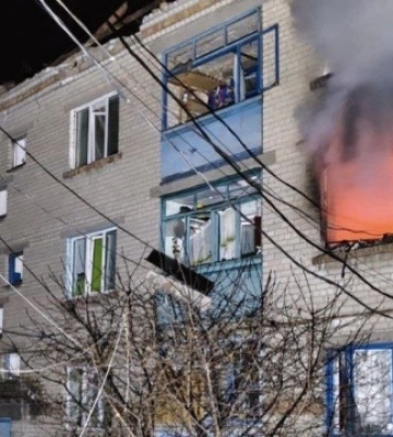 Ворог понад 10 разів за ніч атакував три райони Дніпропетровщини, є постраждала