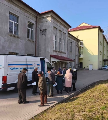 На Львівщині продовжує роботу мобільний рентген: новий графік виїздів