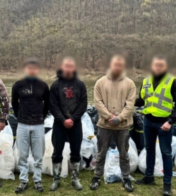Понад 165 кг психотропів та зброя: масштабну схему наркобізнесу викрито на Івано-Франківщині. ФОТОрепортаж