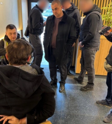 В Киеве задержали адвоката, который за $6000 обещал «помочь» сдать экзамен — прокуратура