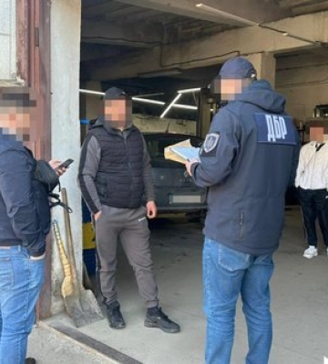 Начальник Чернівецького військового госпіталю затриманий за сприяння двом військовим у непроходженні служби – ДБР