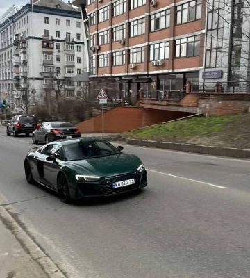В Украине разбили в ДТП скоростной суперкар Audi с двигателем Lamborghini (видео)